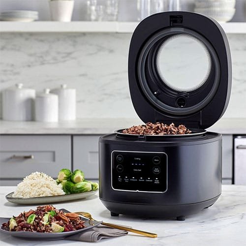 Rice cooked in rice cooker